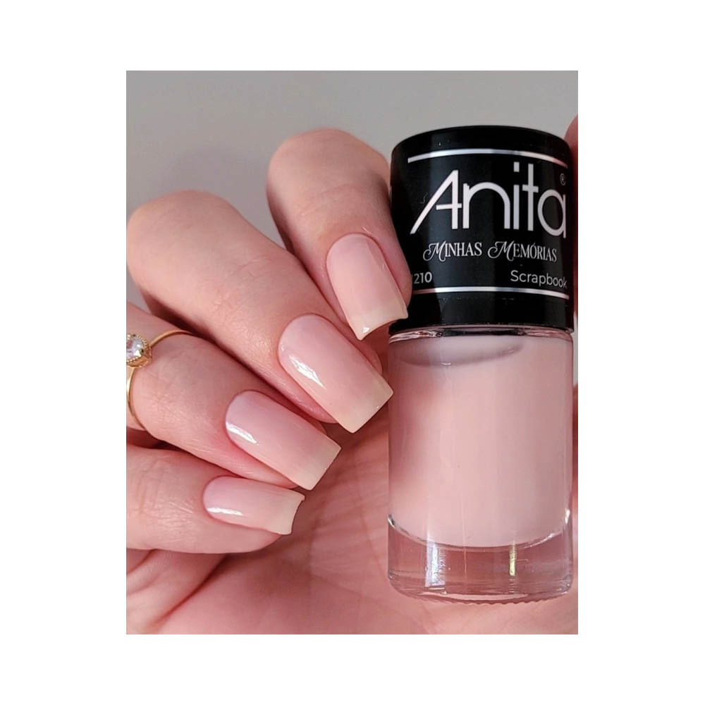 Frasco do Esmalte Anita Minhas Memórias Scrapbook em tom de rosa pálido